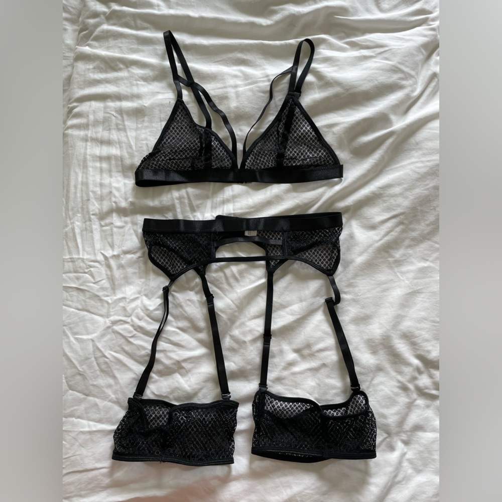 Black lingerie bralette & garter belt small